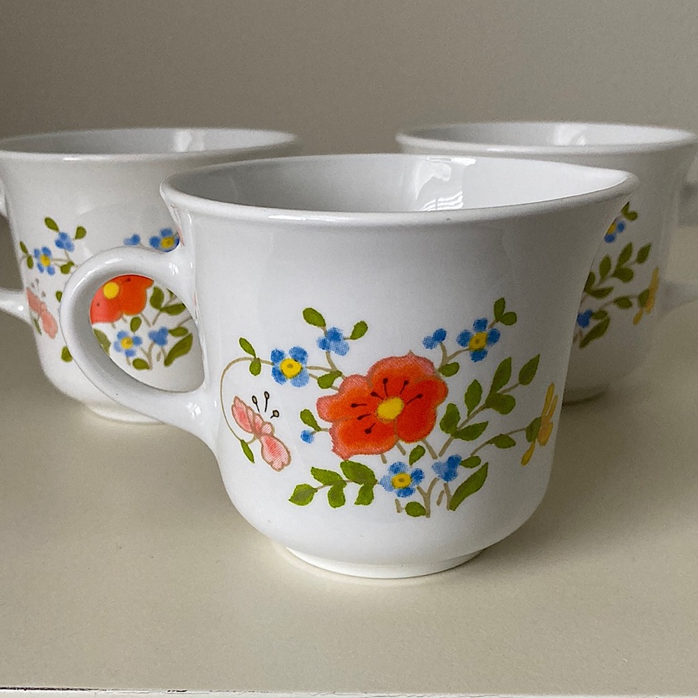 Corning Corelle Wildflower Vintage Cups and Creamer Bright White Orange Flower